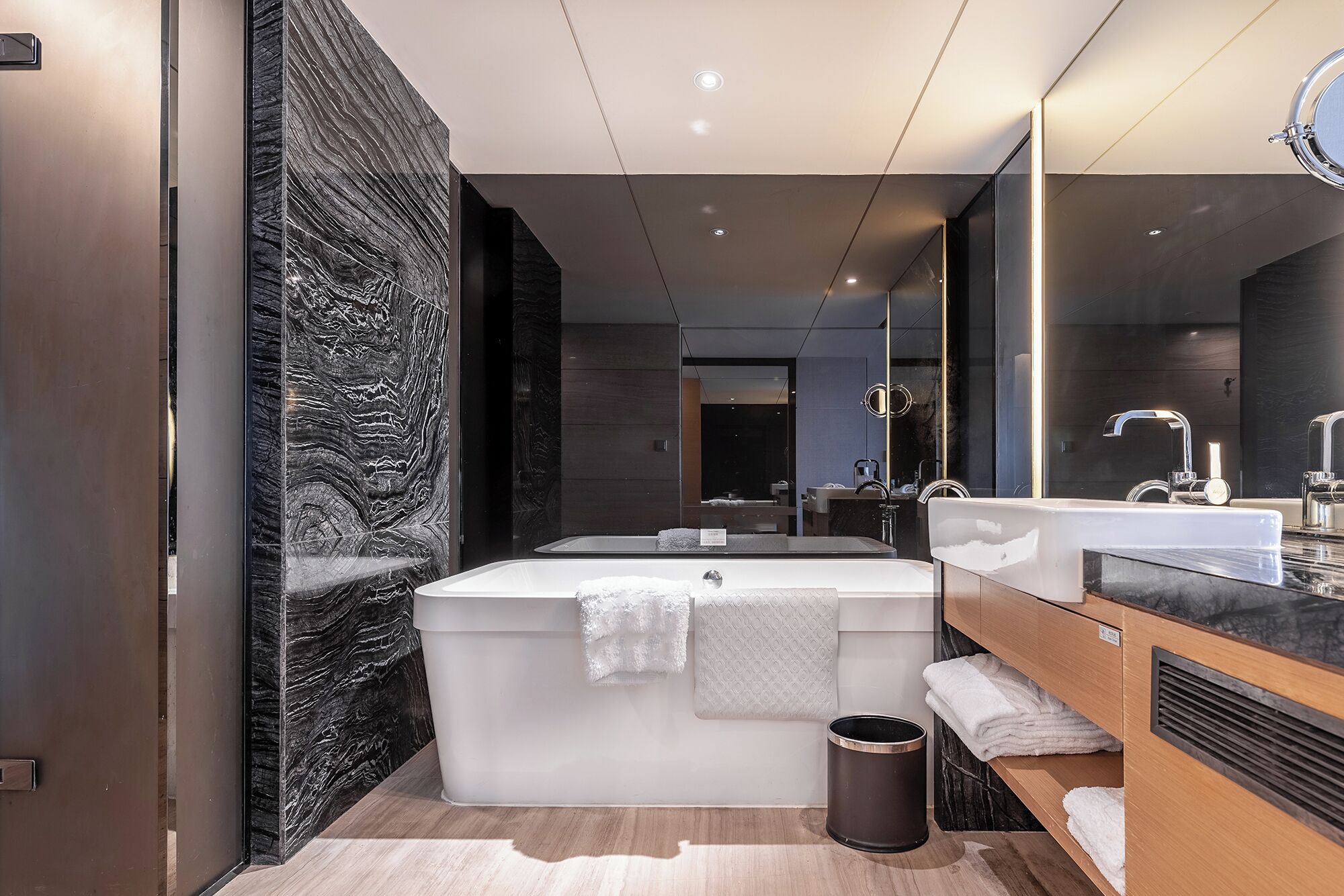 luxury seaview twin | bathroom | combined shower/bathtub, deep-soaking bathtub, rainfall showerhead