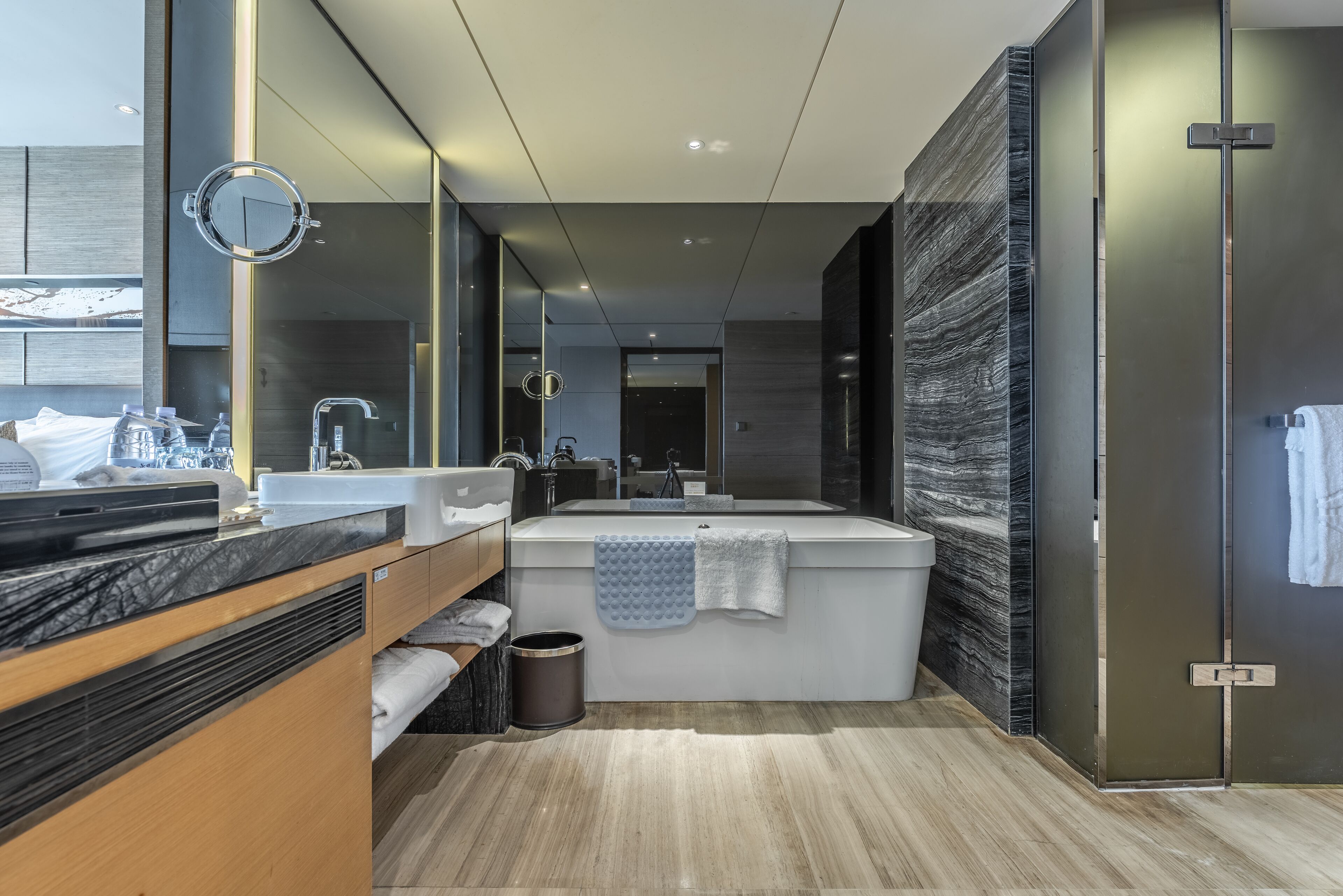 combined shower/bathtub, deep-soaking bathtub, rainfall showerhead