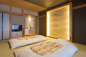 Japanese Style Room SUI, Non Smoking | In-room safe, free WiFi, bed sheets