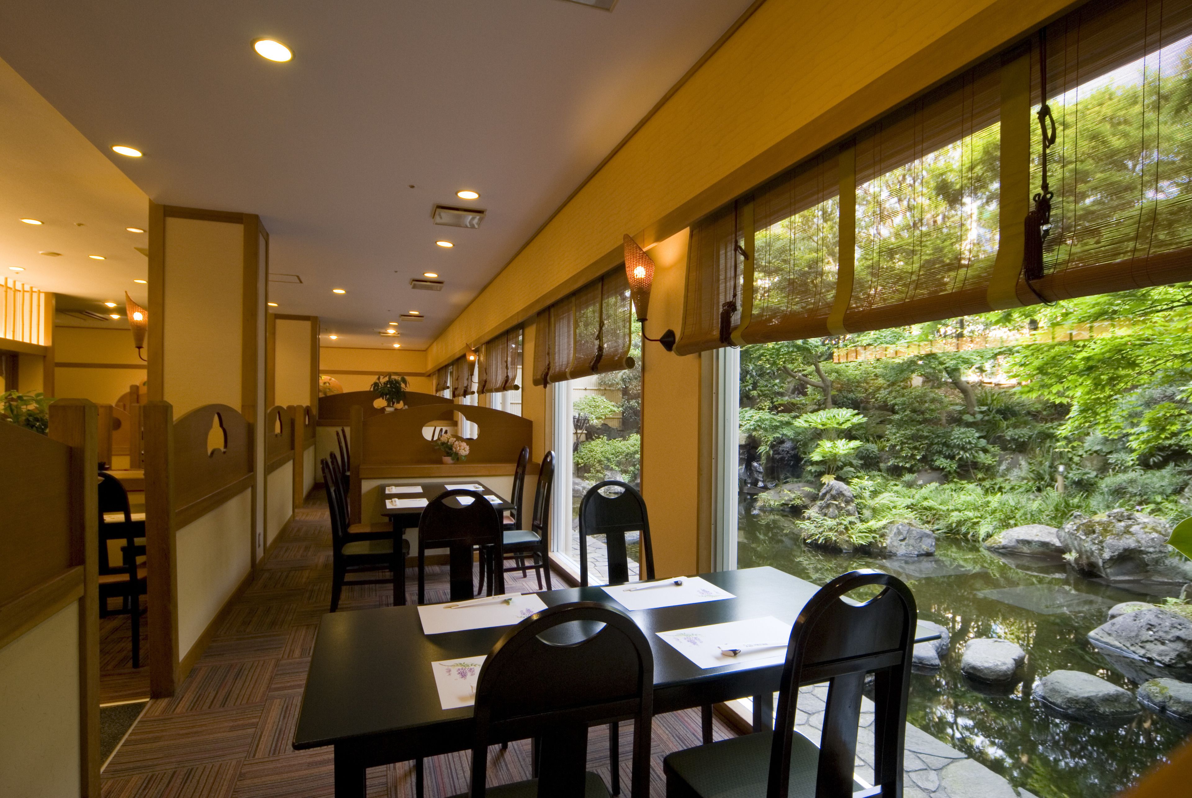 供應早餐及晚餐