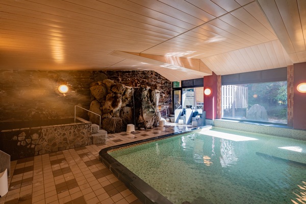 Suối nước nóng