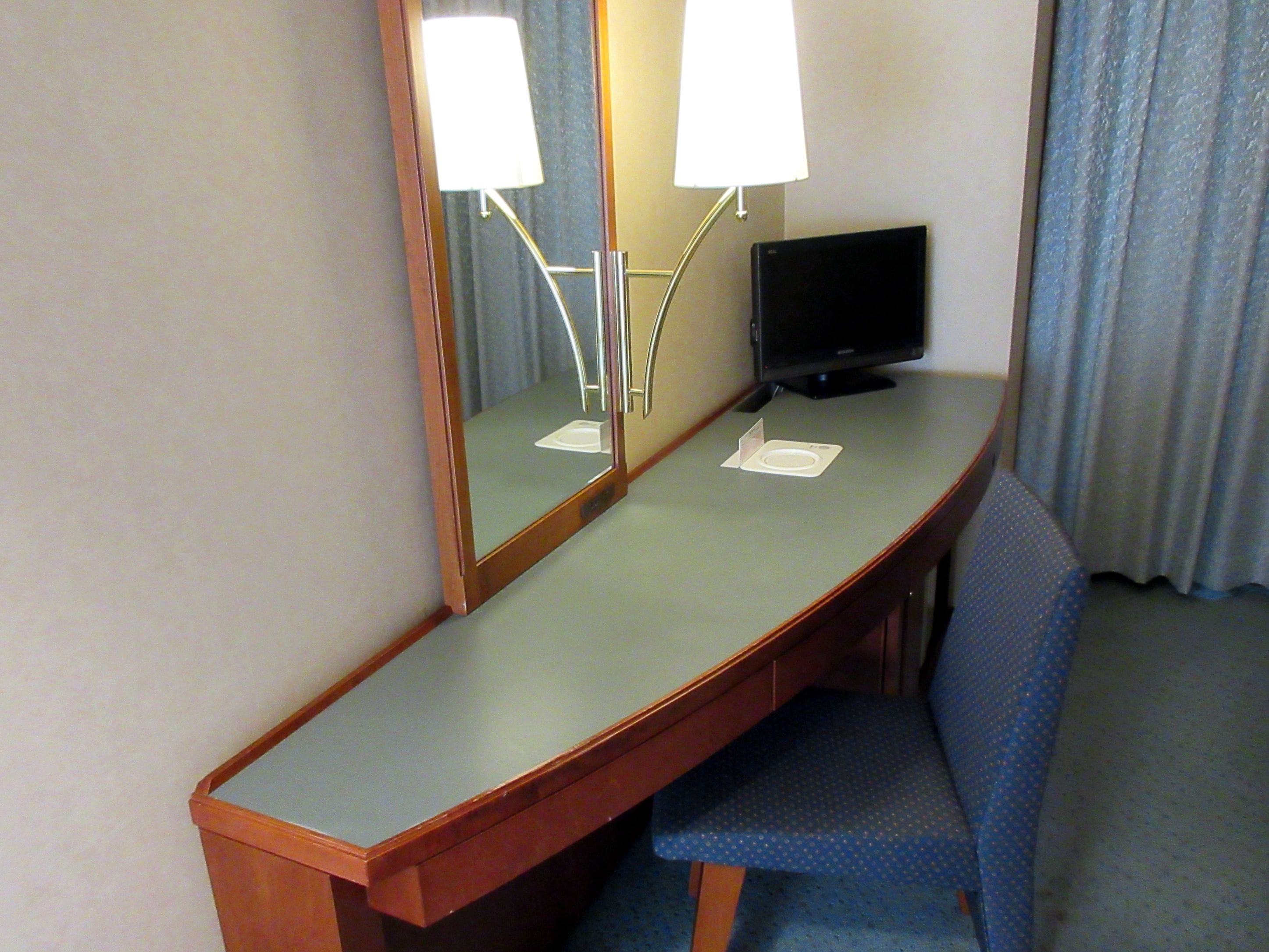in-room business centre
