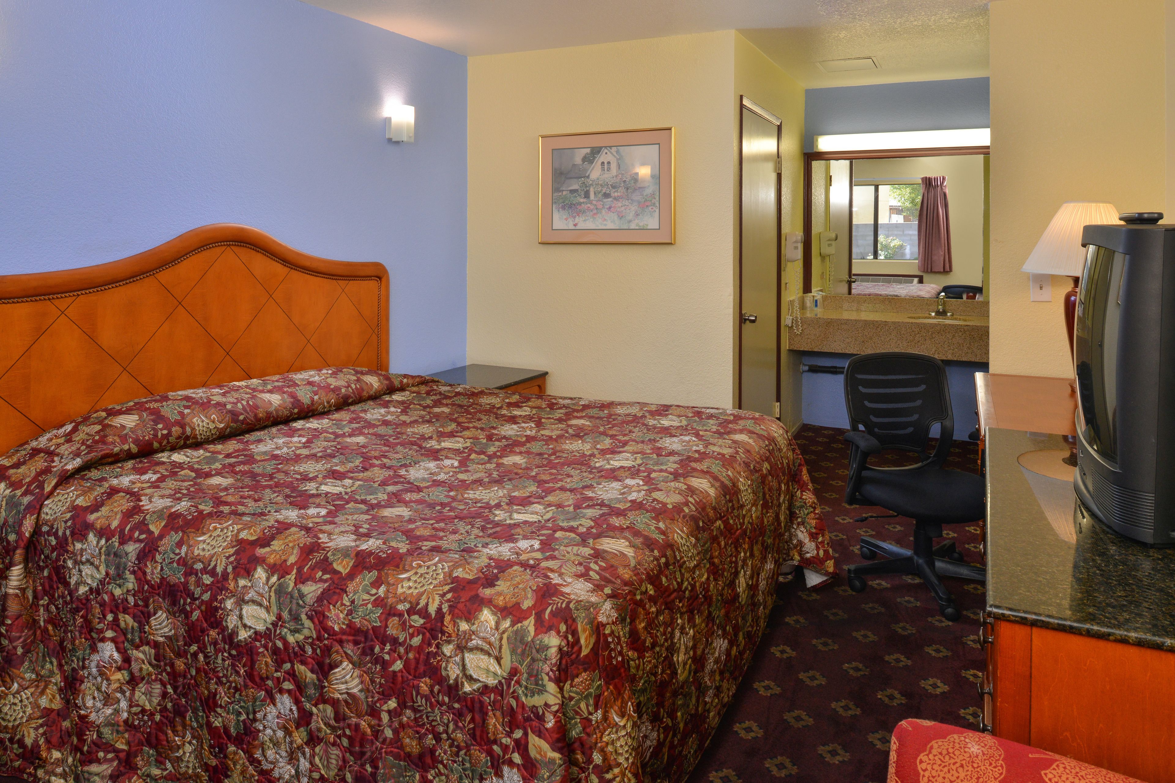 Desk, iron/ironing board, free cots/infant beds, rollaway beds