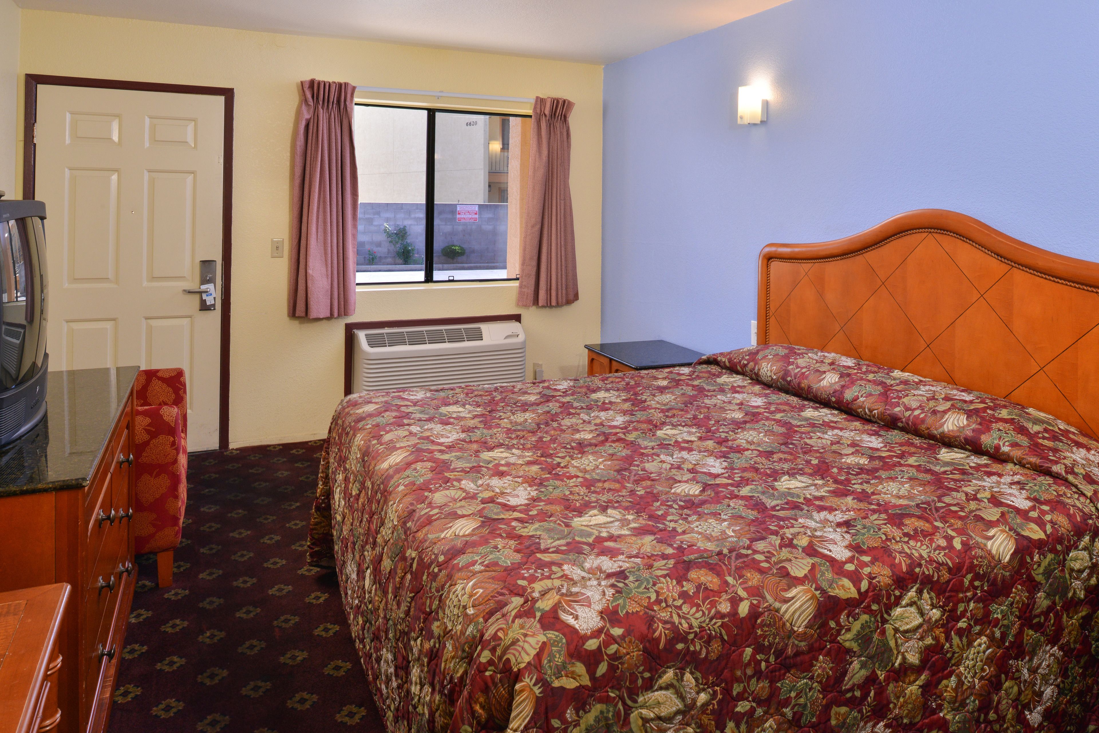 Desk, iron/ironing board, free cots/infant beds, rollaway beds