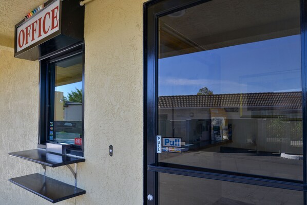 숙박 시설 정면