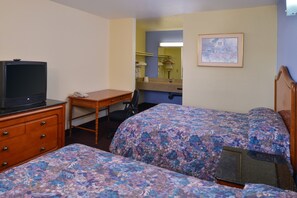 책상, 다리미/다리미판, 무료 유아용 침대, 간이 침대