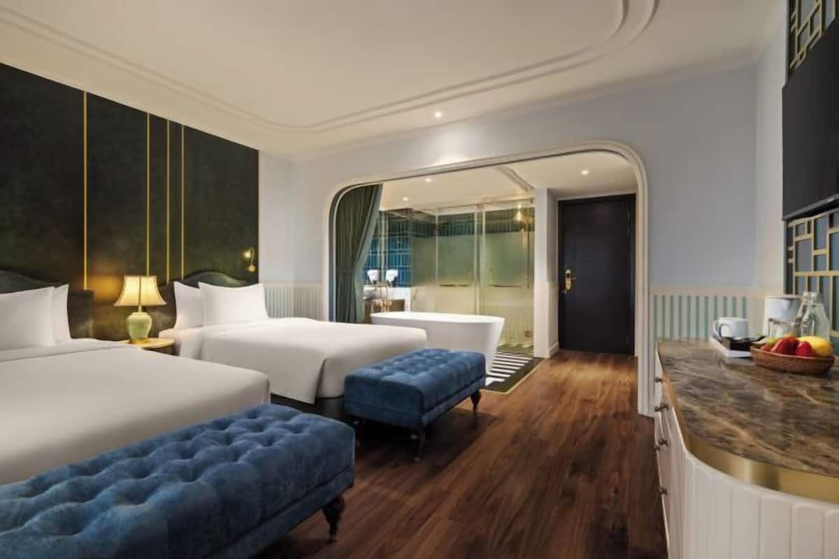Down duvets, minibar, in-room safe, desk