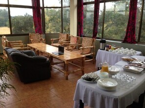 Lounge - Stella Maris Lodge (Moshi)