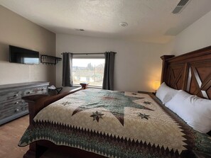 أغطية فراش متميزة وأسرّة بإسفنج يتكيف مع شكل الجسم وتجهيزات عازلة للصوت