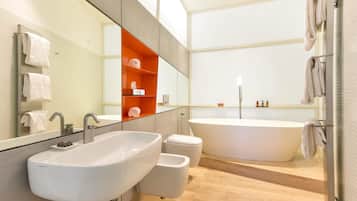 Junior Suite | Bathroom | Slippers, towels