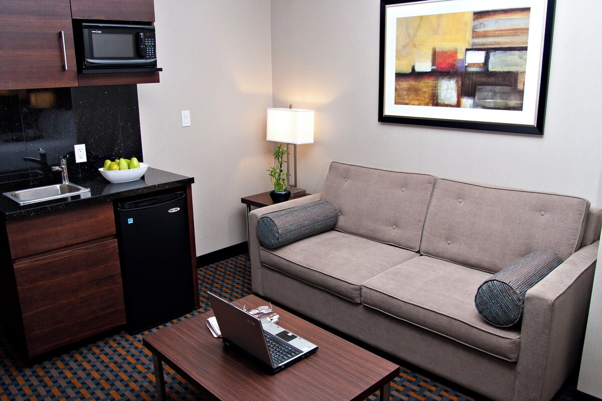 Desk, blackout drapes, iron/ironing board, rollaway beds (surcharge)