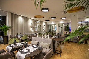 Breakfast, lunch, dinner served; international cuisine  - Gray Boutique Hotel Casablanca (Casablanca)