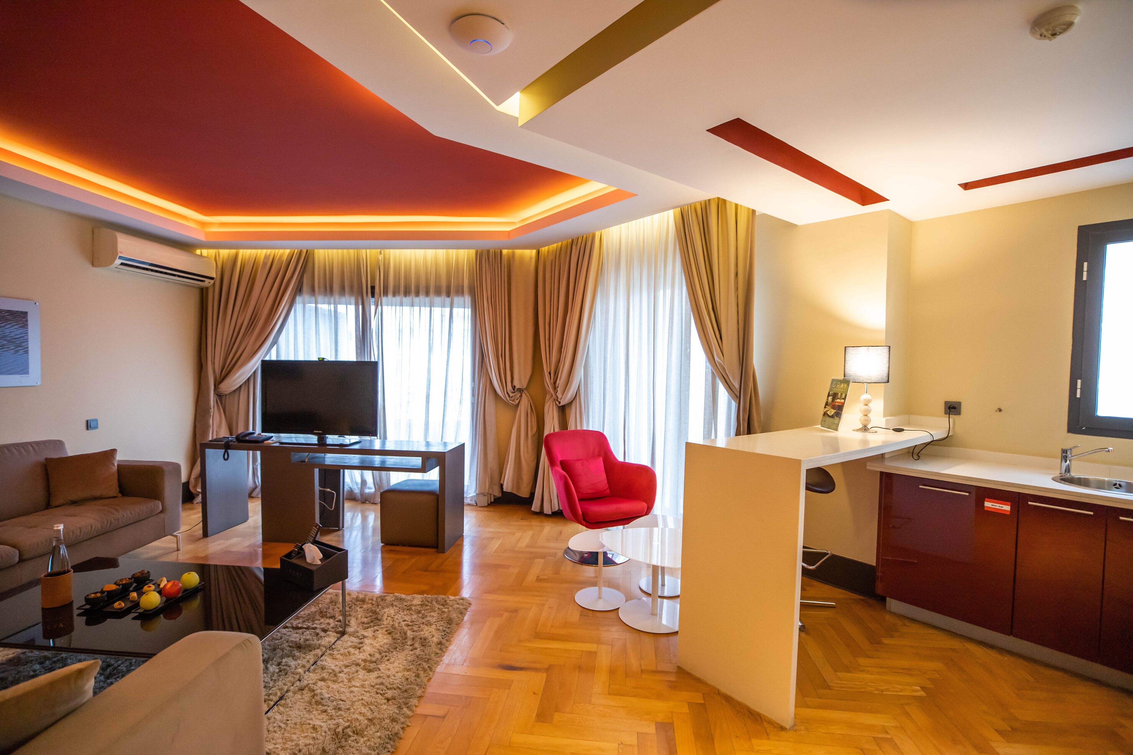 44-inch flat-screen tv with satellite channels, tv