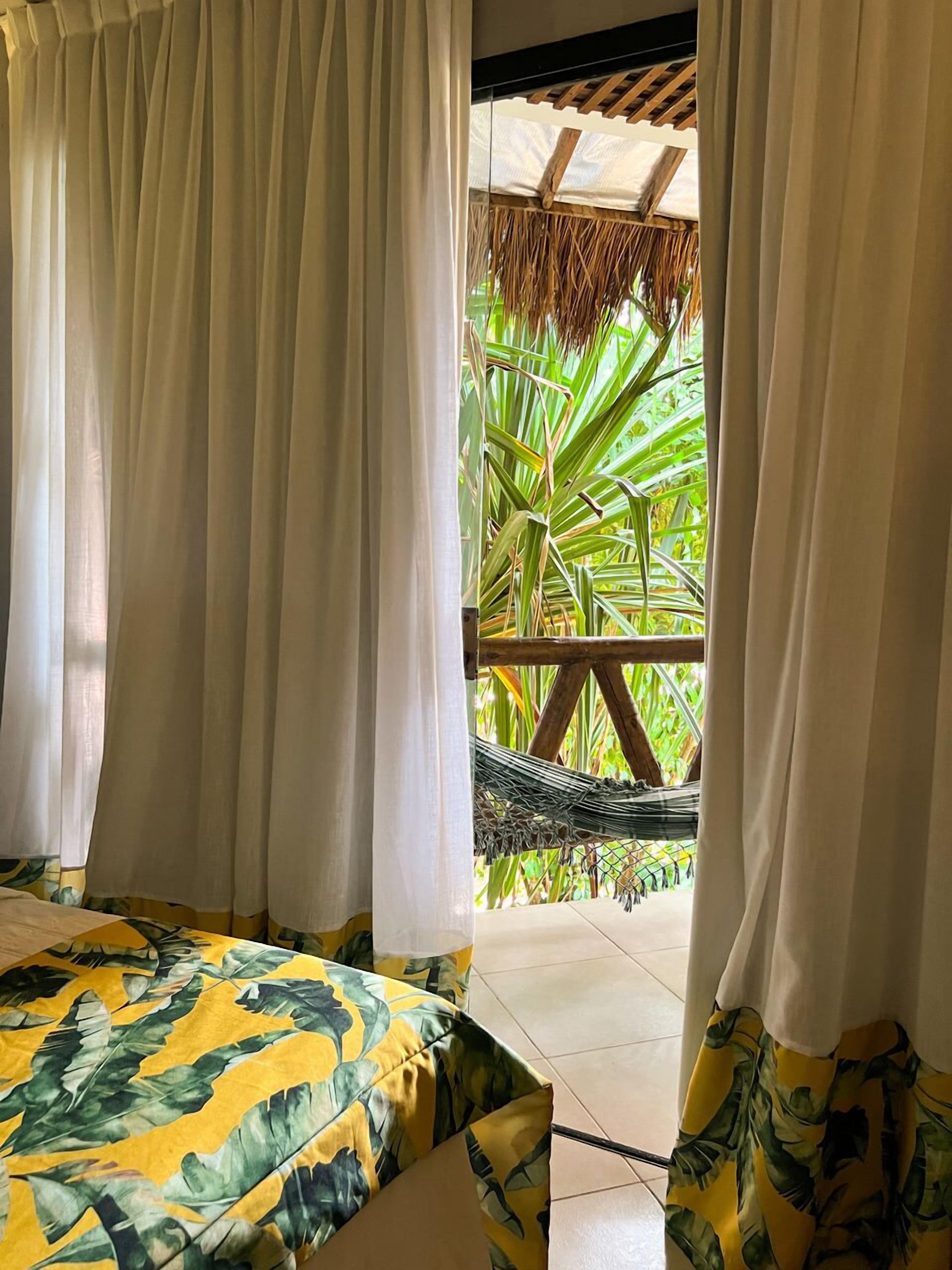 traditional room | minibar, individually decorated, individually furnished, desk