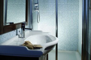 Quadruple Room | Bathroom - La Casa sulla Collina d'Oro (Piazza Armerina)