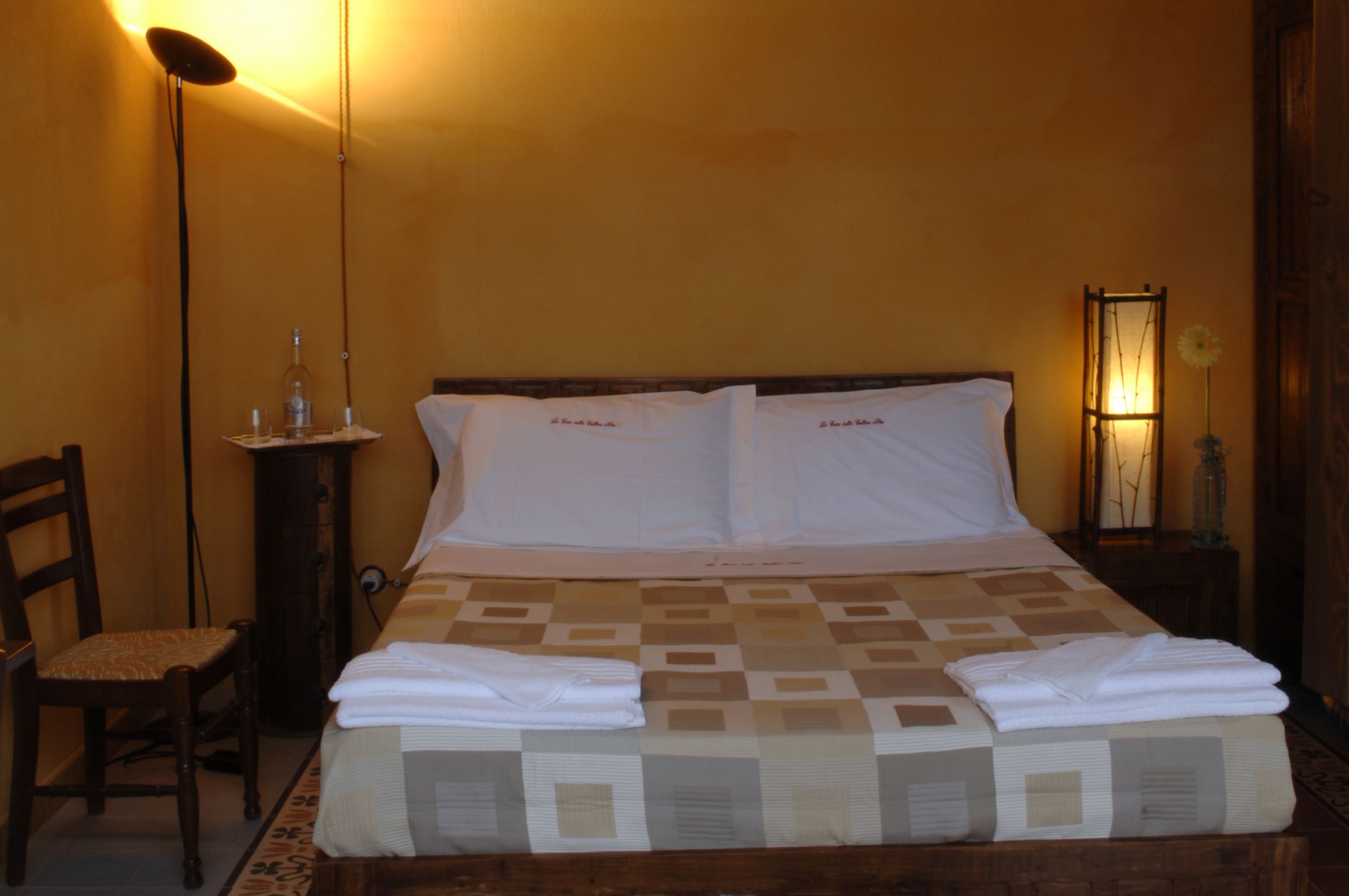 Triple Room | Desk, soundproofing, iron/ironing board (on request)