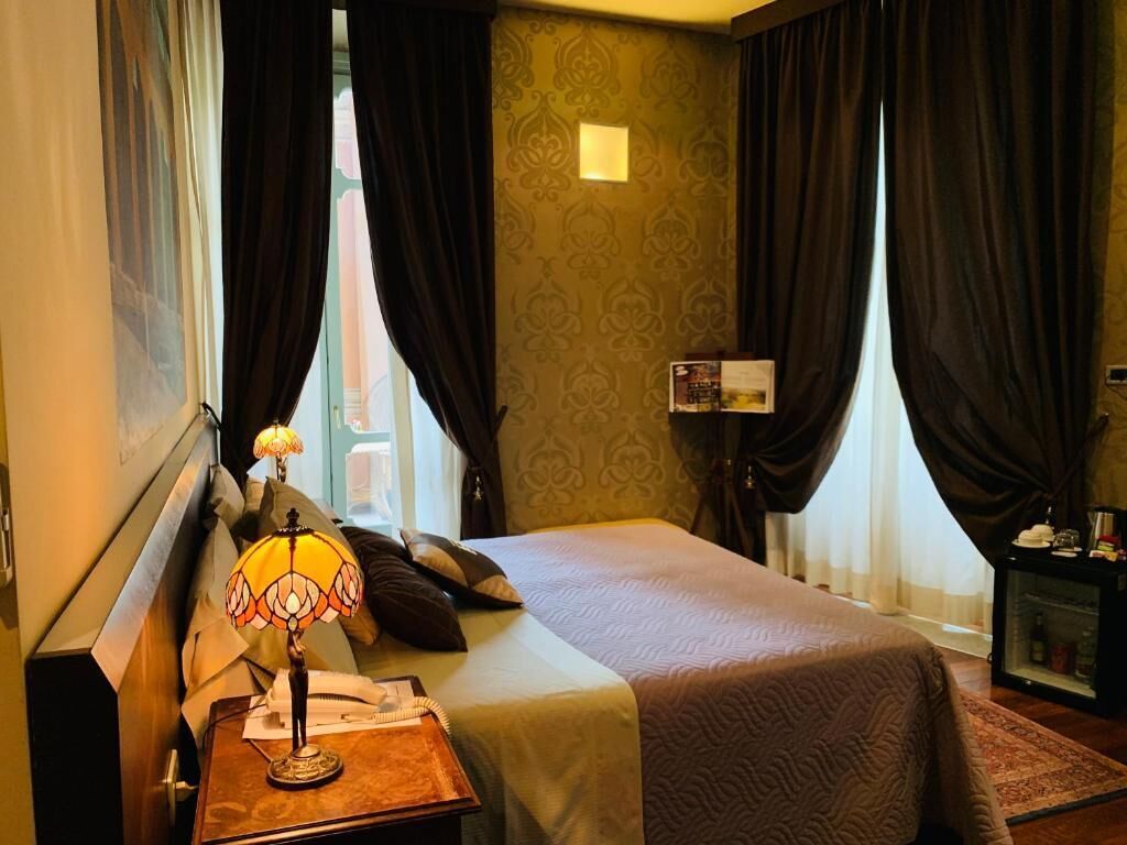 1 bedroom, premium bedding, down duvets, minibar