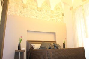 Exclusive Apartment, 2 Bathrooms | Individually furnished, blackout drapes, soundproofing, free WiFi