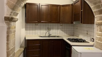 Classic Quadruple Room (La Dimora) | Private kitchen | Fridge