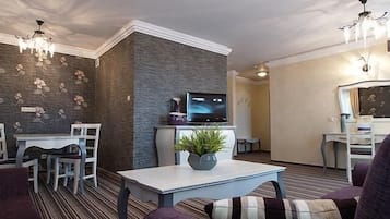 32-cm LCD TV with satellite channels, TV