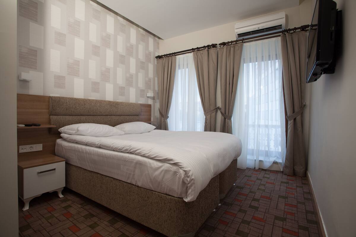 Pillowtop-bedden, een minibar, een kluis op de kamer, extra bedden