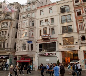 Front of property - Serene Hotel Istanbul (Istanbul)