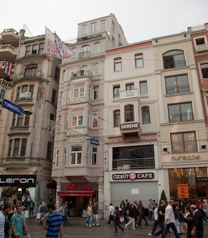 Front of property - Serene Hotel Istanbul (Istanbul)