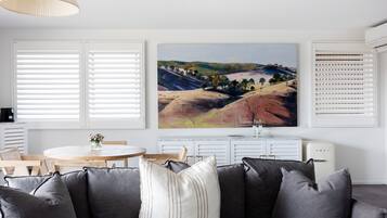 Garden Terrace (No Ocean View) | Hypo-allergenic bedding, in-room safe, desk, laptop workspace