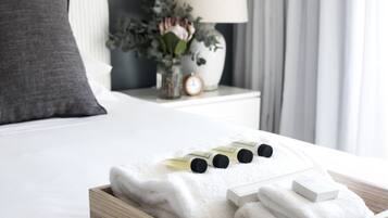 Spa Retreat | Bathroom | Free toiletries, hair dryer, bathrobes, towels