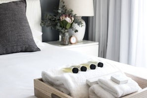 Spa Retreat | Bathroom | Free toiletries, hair dryer, bathrobes, towels - Bannisters by the Sea Mollymook (Mollymook Beach)