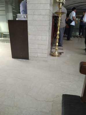 Lobby - Hotel Rajshree (Chandigarh)