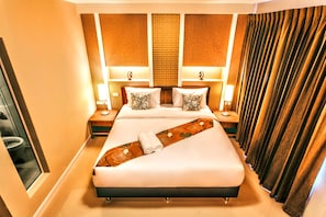 Superior-Zimmer, Balkon | Minibar, Schreibtisch, schallisolierte Zimmer, kostenloses WLAN