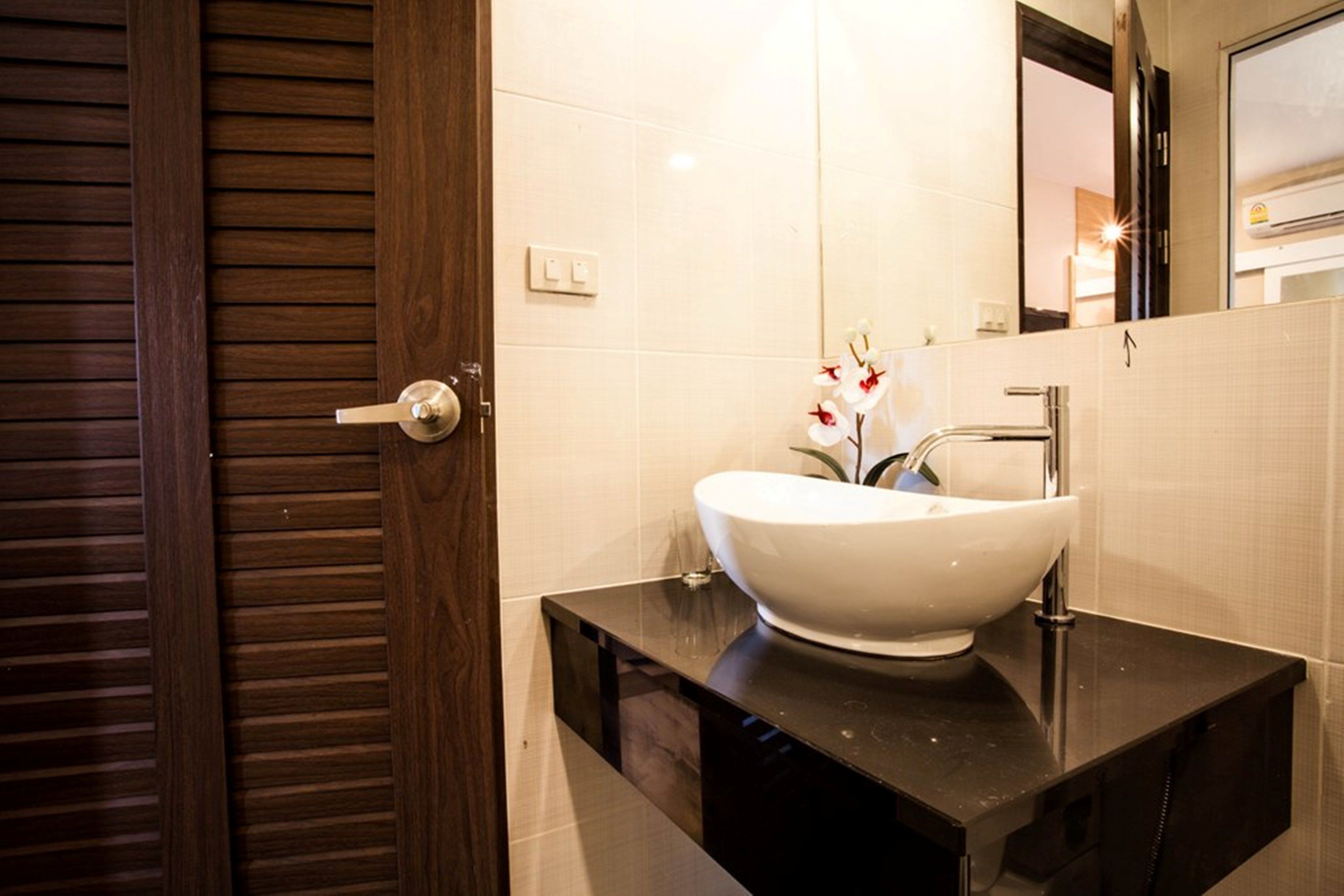 Photo - The Aim Sathorn Hotel