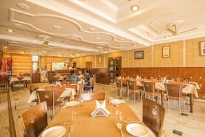 International cuisine - WOW STAYZ2 Hotel Jahanvi Dale (Haridwar)