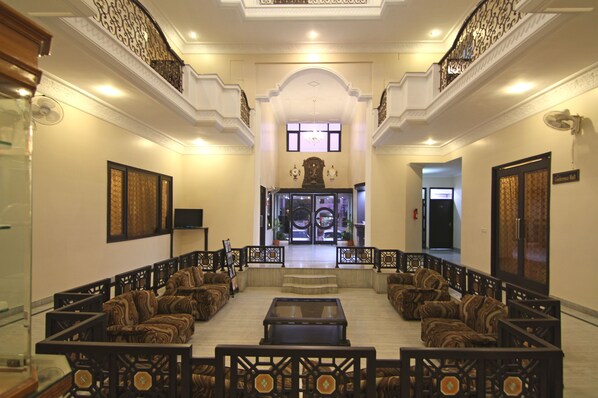 Lobby - Le Grand Hotel (Haridwar)