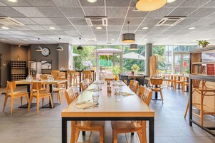 Breakfast, lunch, dinner served; French cuisine