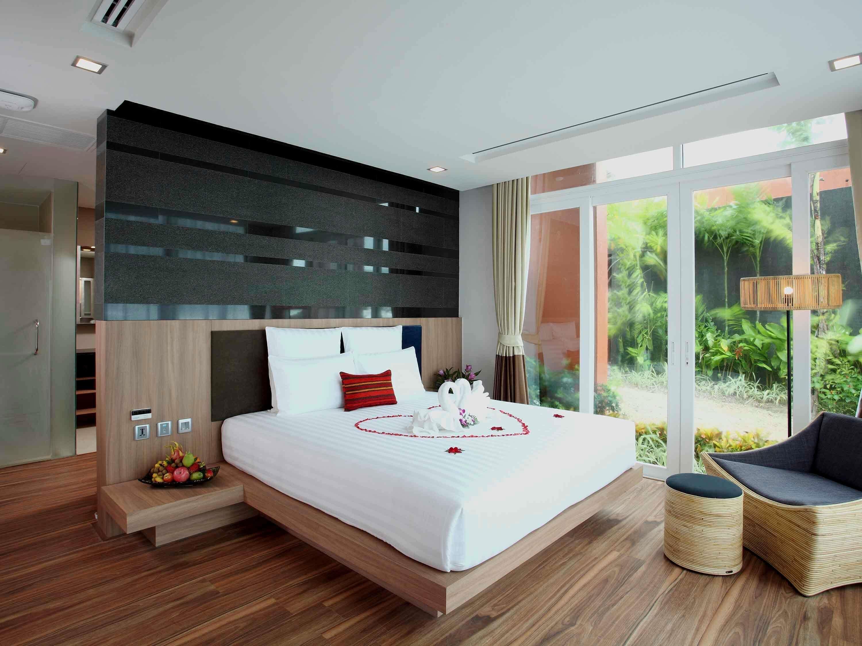 Villa, 1 tweepersoonsbed, hot tub | Een minibar, een kluis op de kamer, een bureau, een laptopwerkplek