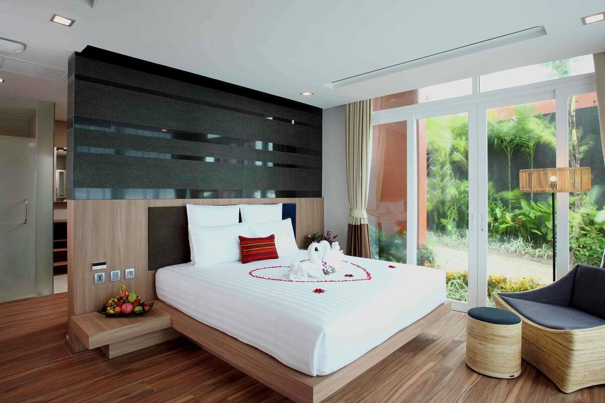 1 bedroom, minibar, in-room safe, desk