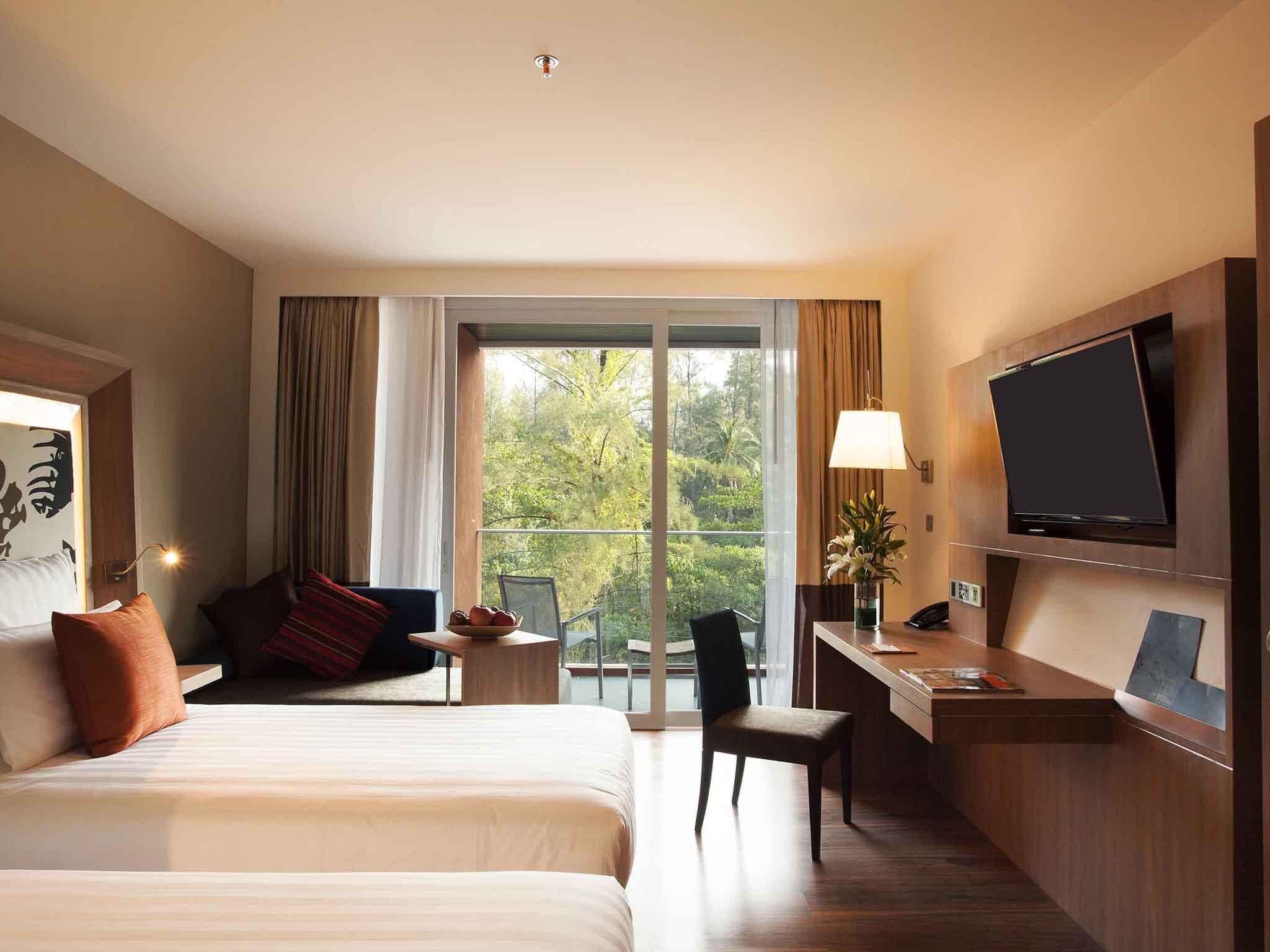 Superior Twin kamer, 2 eenpersoonsbedden | Een minibar, een kluis op de kamer, een bureau, een laptopwerkplek
