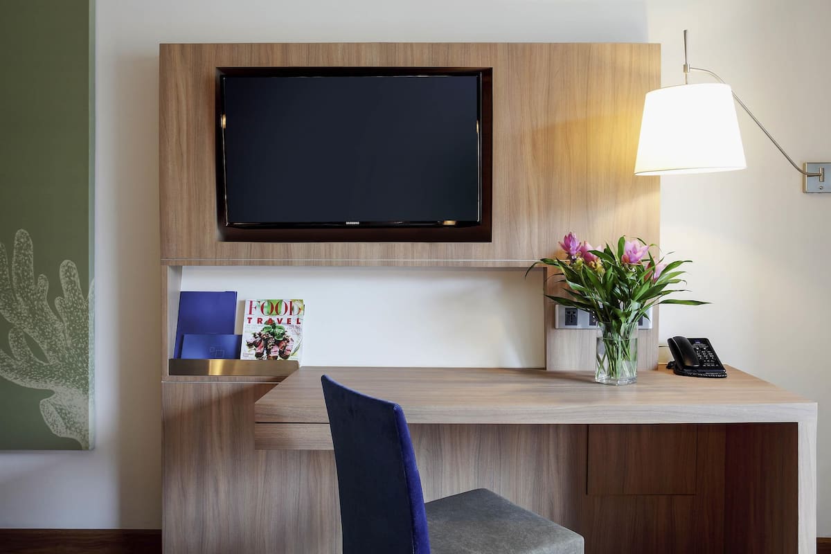 1 soveværelse, minibar, pengeskab på værelset, skrivebord
