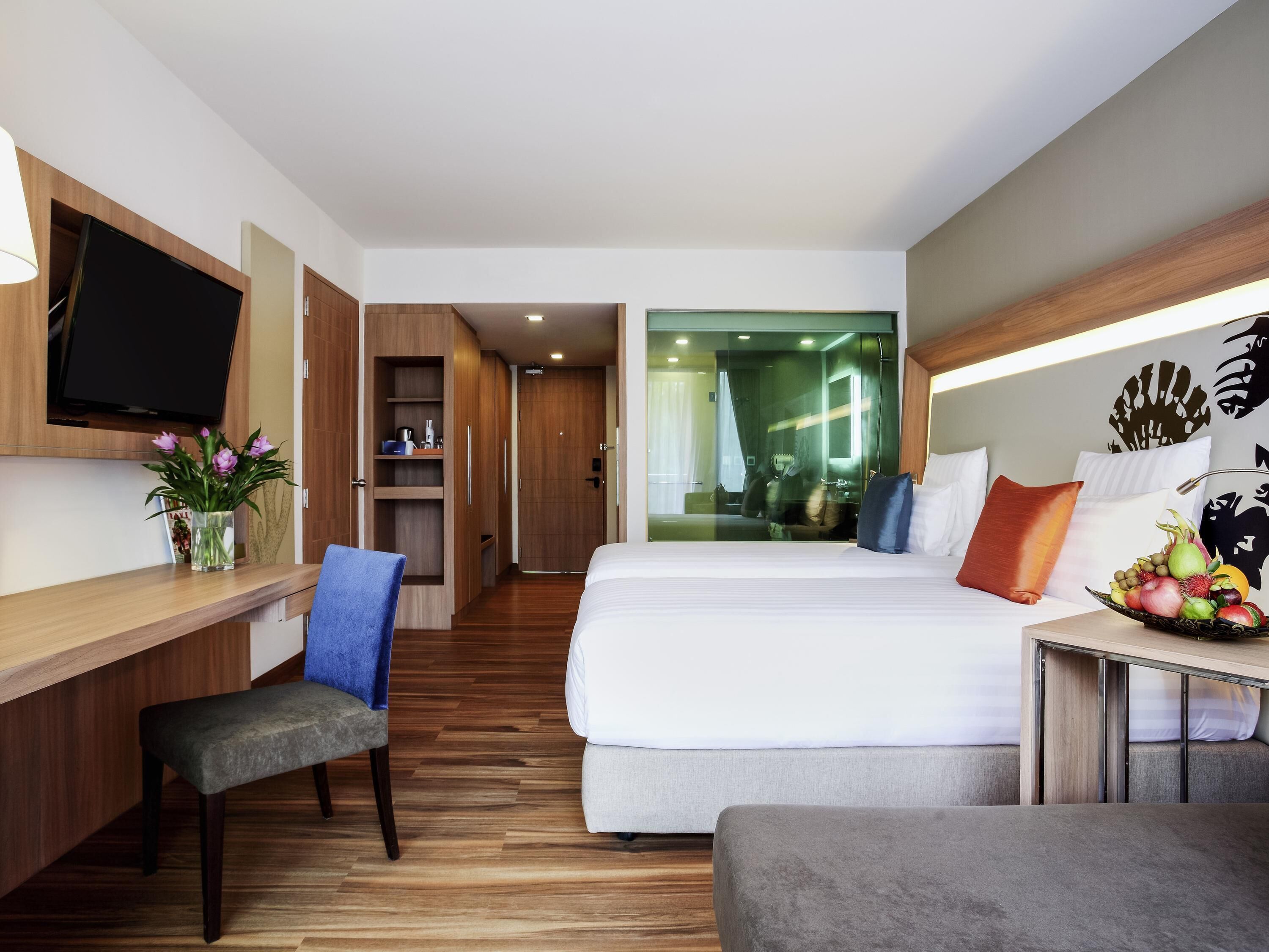 Superior Twin Room, 2 Twin Beds | Minibar, in-room safe, desk, laptop workspace