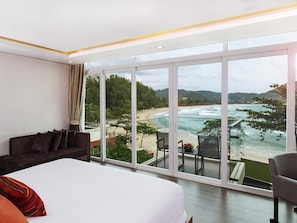 Villa (Ocean) | Minibar, in-room safe, desk, laptop workspace - Novotel Phuket Kamala Beach (Kamala)