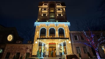 Façade de l’hébergement - soirée/nuit