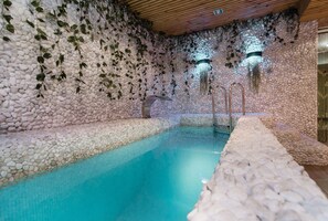 Departamento exclusivo, alberca privada, piso ejecutivo | Amenidades de baño | Amenidades de baño de diseñador, secadora de cabello, batas, pantuflas