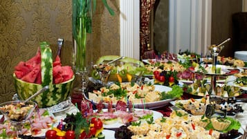 Desayuno buffet todos los días (con cargo)
