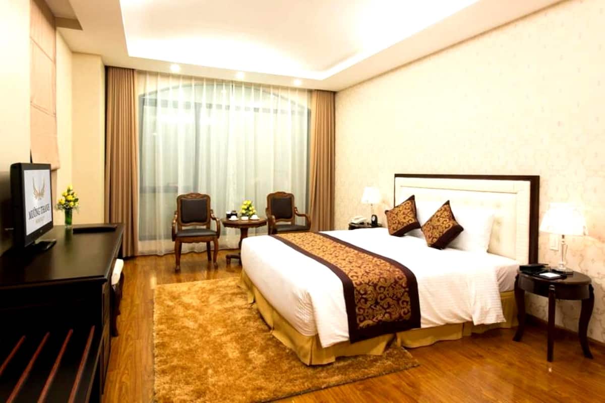 Room | In-room safe, desk, free WiFi