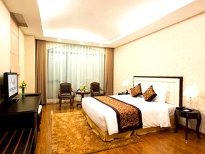 ルーム | セーフティボックス (室内)、デスク、WiFi (無料)