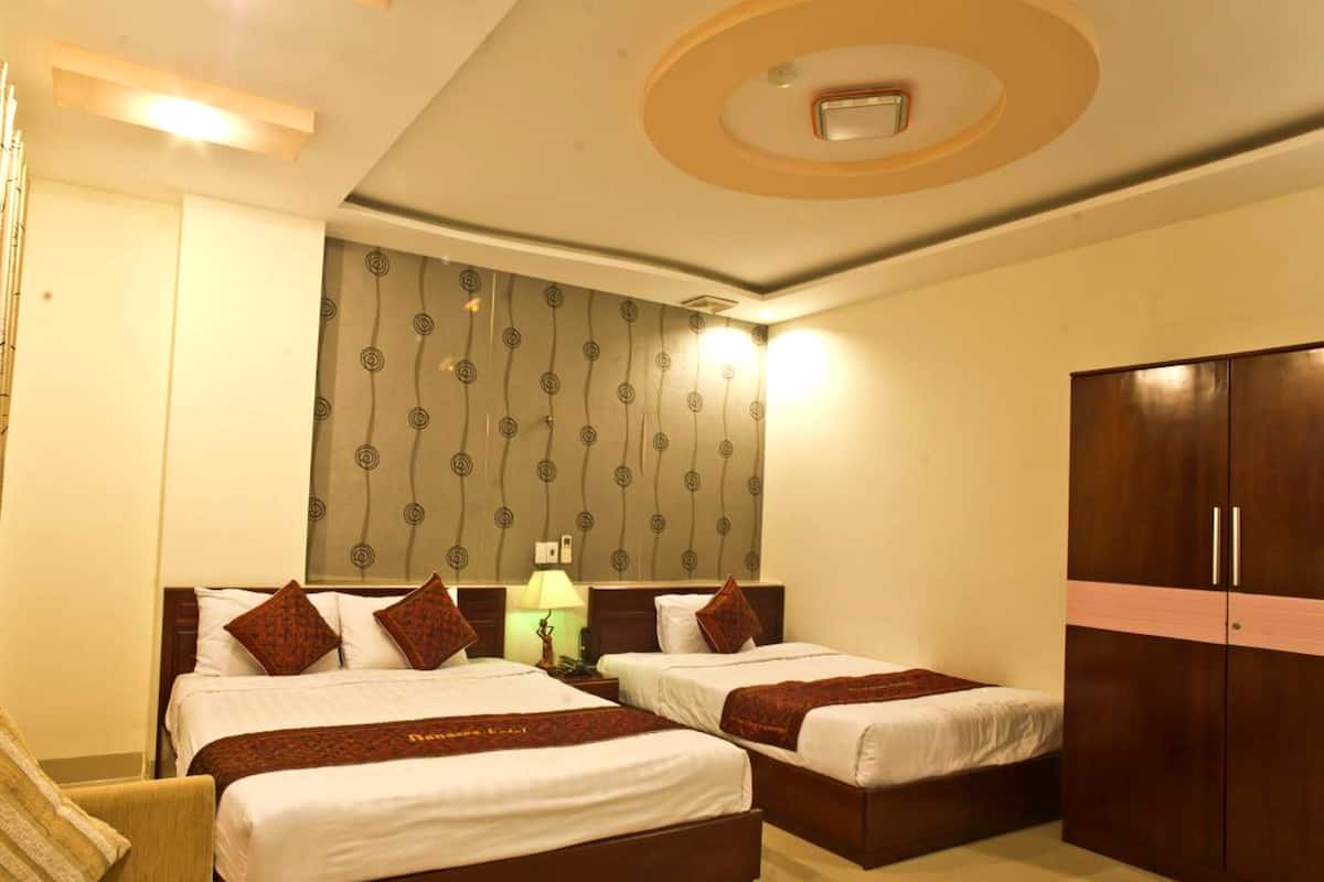 Family Room | In-room safe, desk, free WiFi