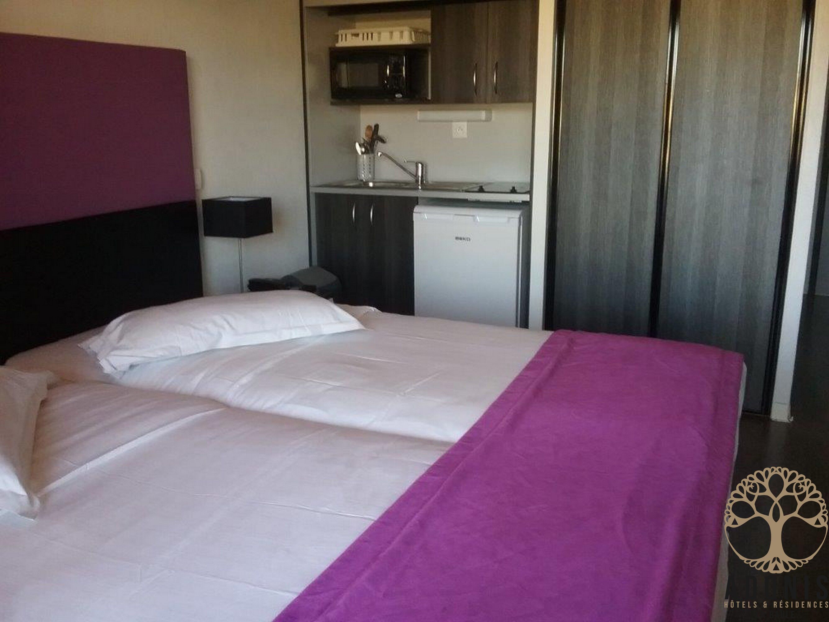 Studio, 2 lits une place | Bureau, chambres insonorisées, lits bébé (gratuits), Wi-Fi gratuit