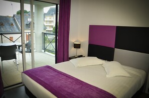 Desk, soundproofing, free cribs/infant beds, free WiFi - Adonis La Baule (La Baule-Escoublac)